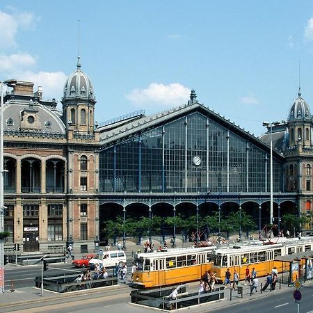 E47 Eotvos Apartment Budapest Eksteriør billede